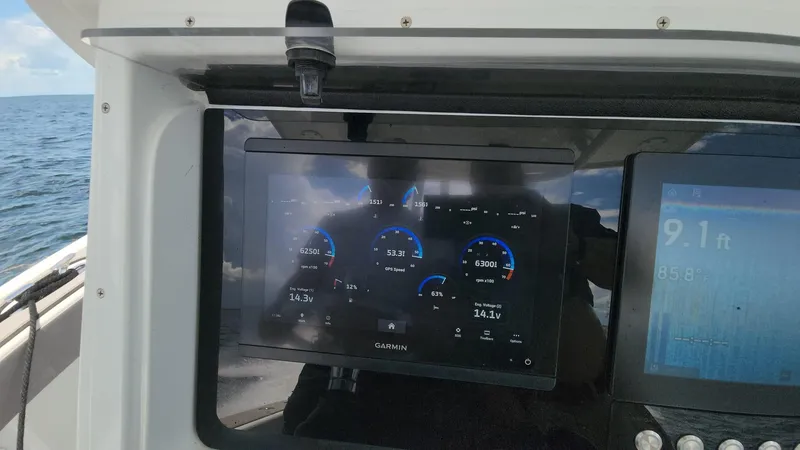 Slide: The Image of Yellowfin 31 2005 - 65