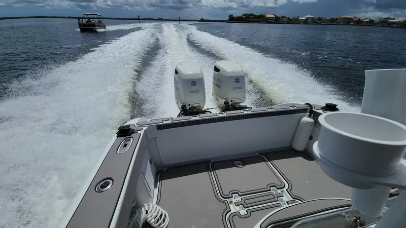 Slide: The Image of Yellowfin 31 2005 - 67