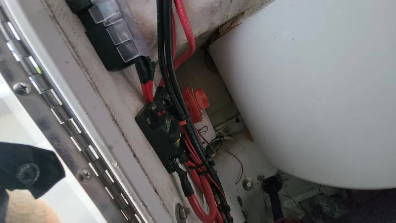 Slide: The Image of Yellowfin 31 2005 - 69