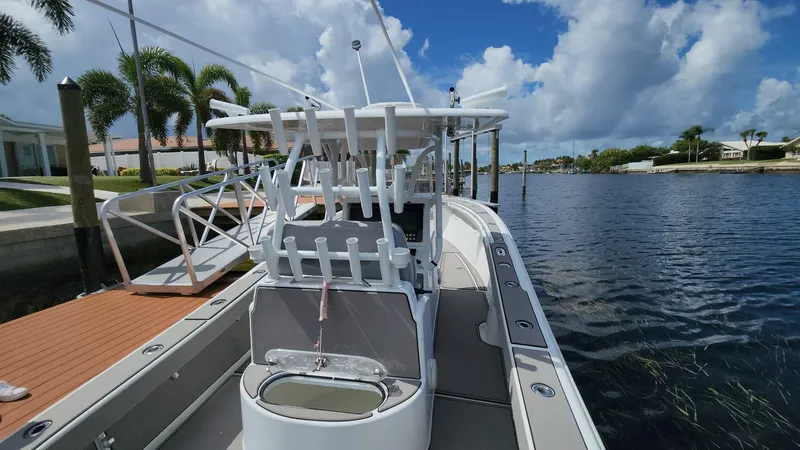 Slide: The Image of Yellowfin 31 2005 - 72