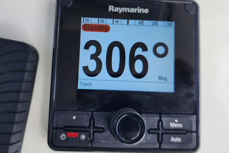 Slide: The Image of Yellowfin 31 2005 - 74