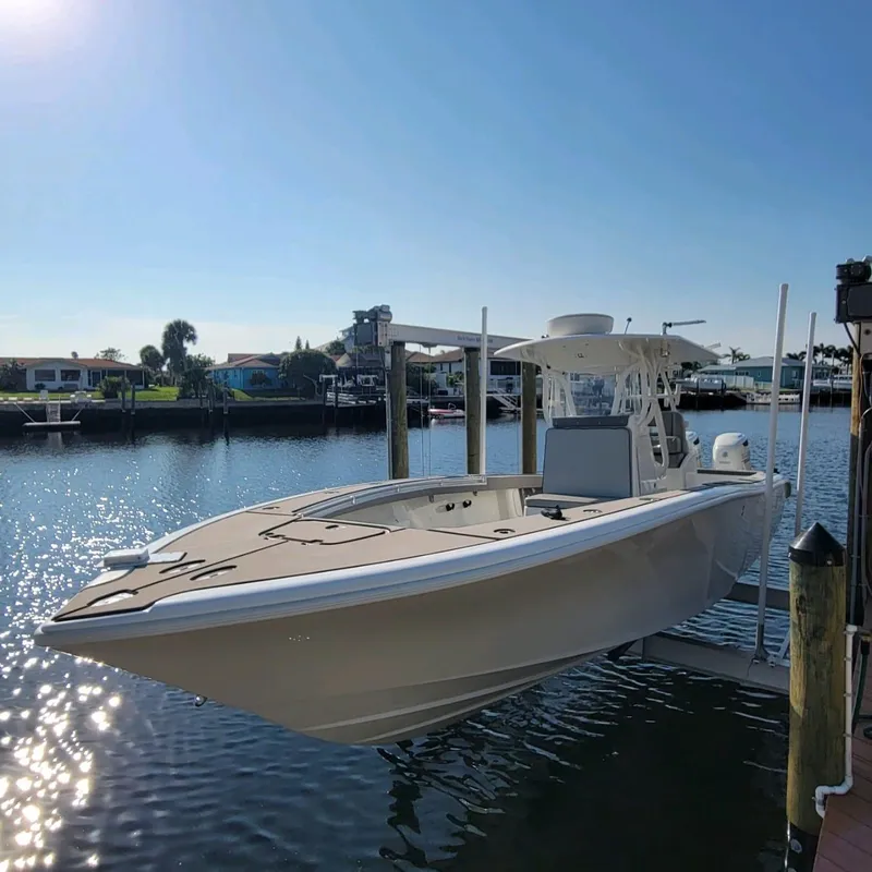 Slide: The Image of Yellowfin 31 2005 - 77