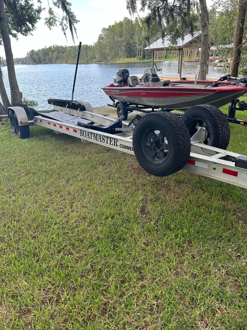 Slide: The Image of Yellowfin 31 2005 - 81