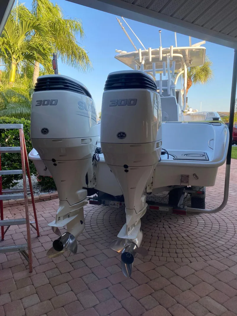 Slide: The Image of Yellowfin 31 2005 - 83