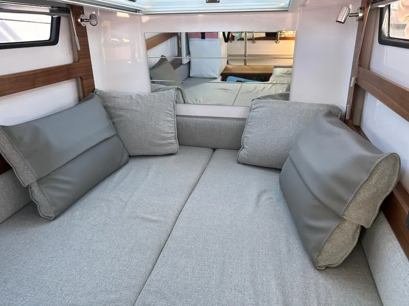 Slide: The Image of Axopar 28 Cabin 2021 - 10