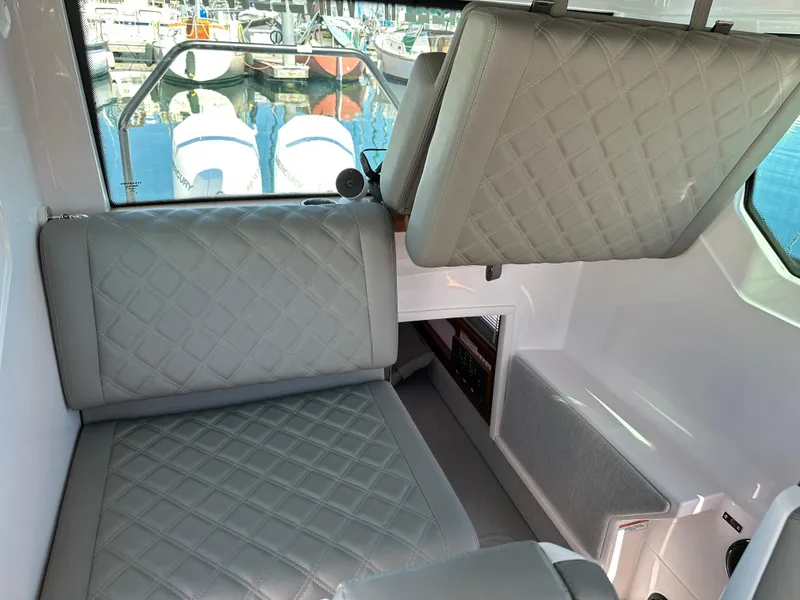 Slide: The Image of Axopar 28 Cabin 2021 - 14