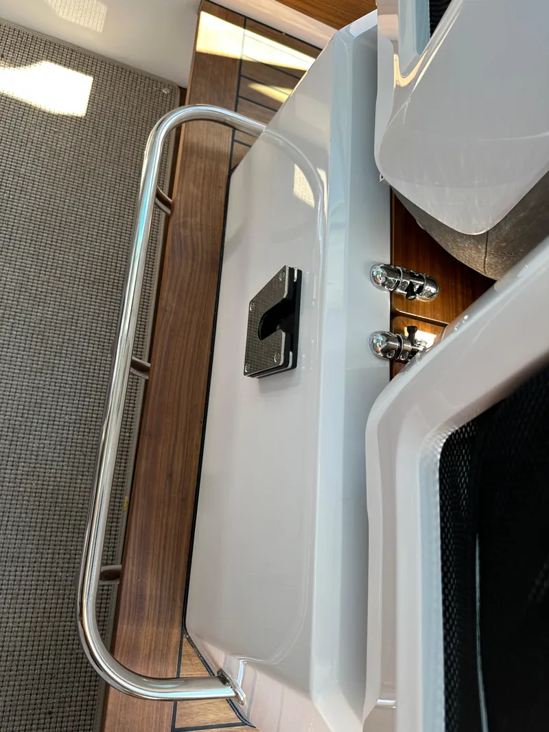 Slide: The Image of Axopar 28 Cabin 2021 - 15