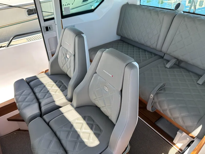 Slide: The Image of Axopar 28 Cabin 2021 - 20