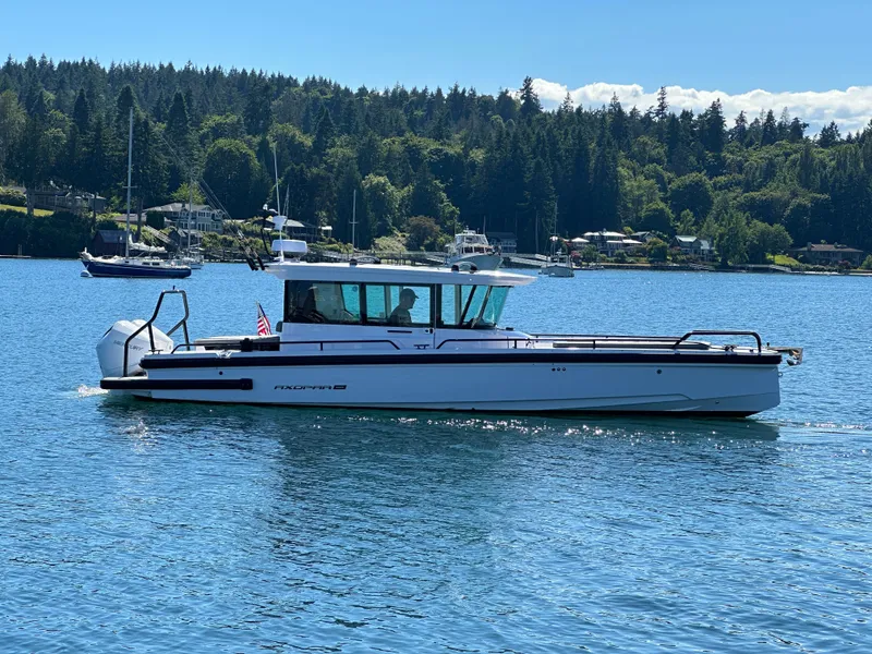 Slide: The Image of Axopar 28 Cabin 2021 - 24