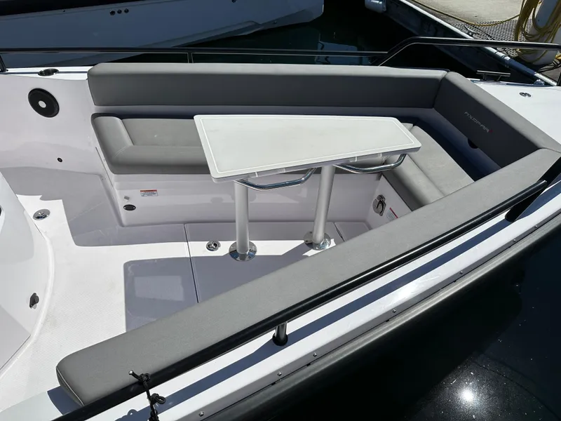 Slide: The Image of Axopar 28 Cabin 2021 - 4