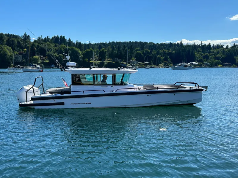 Slide: The Image of Axopar 28 Cabin 2021 - 40