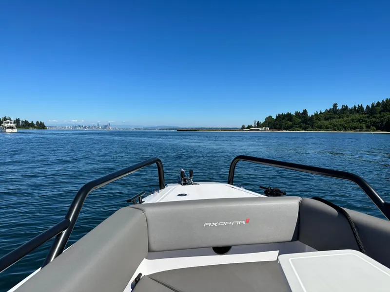 Slide: The Image of Axopar 28 Cabin 2021 - 45