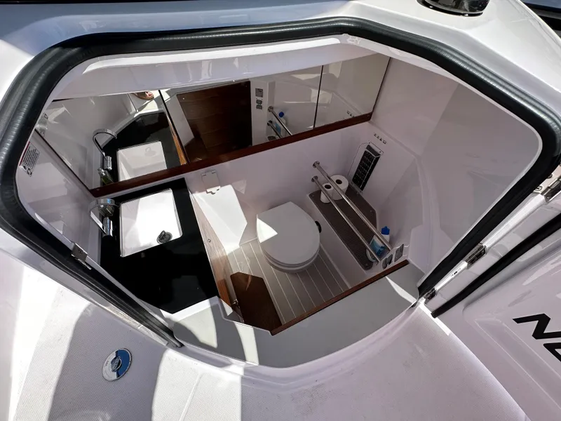 Slide: The Image of Axopar 28 Cabin 2021 - 5