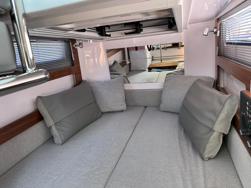 Slide: The Image of Axopar 28 Cabin 2021 - 9