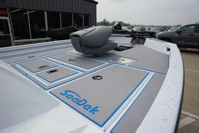 Slide: The Image of Xpress H-18 C 2024 - 8