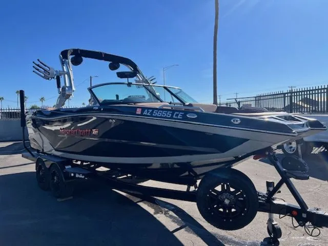 Slide: The Image of MasterCraft XT22 2019 - 4