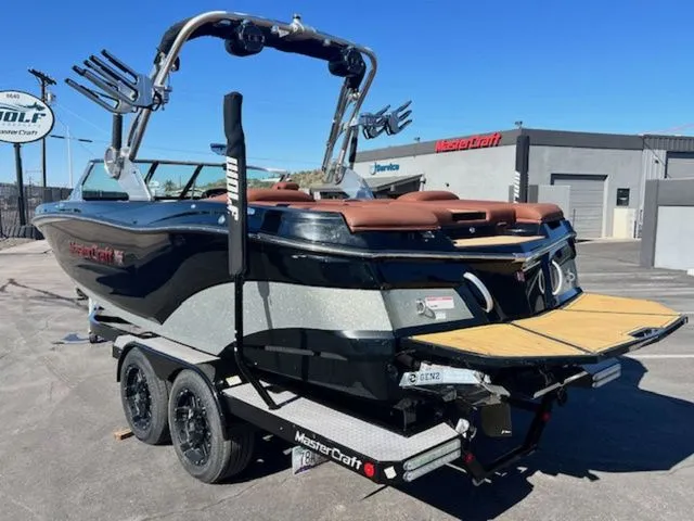 Slide: The Image of MasterCraft XT22 2019 - 8