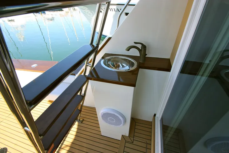 Slide: The Image of Egg Harbor 48 Flybridge Convertible 1984 - 20
