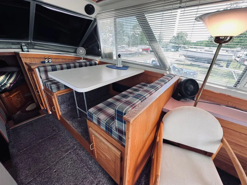 Slide: The Image of Silverton 40 Convertible 1988 - 8