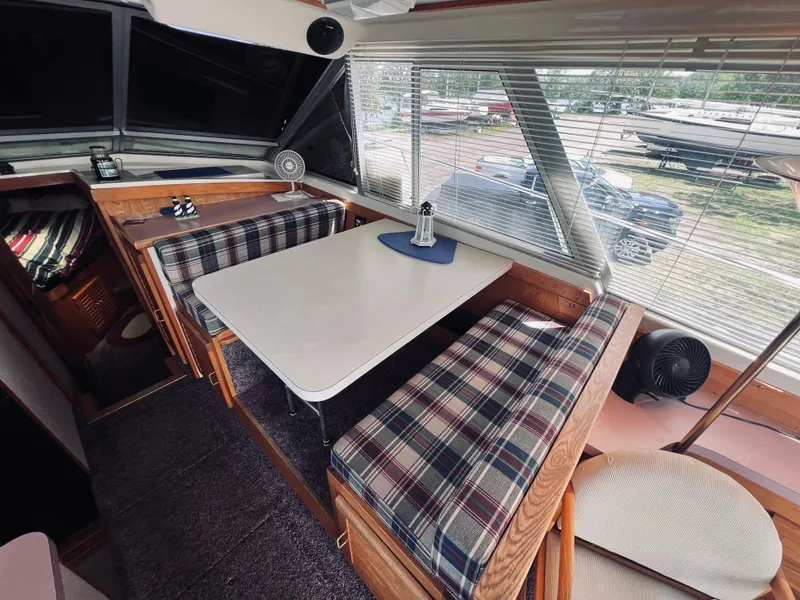 Slide: The Image of Silverton 40 Convertible 1988 - 9