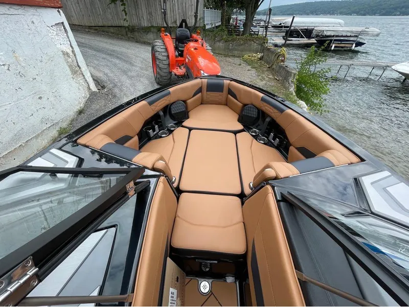 Malibu 25 LSV 2023 for Sale | MarineSource