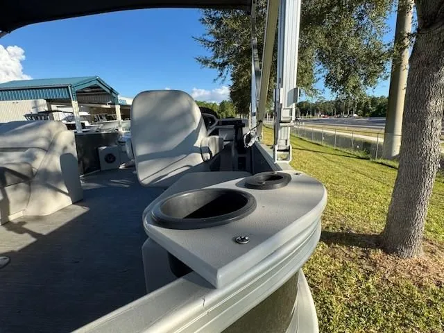 Slide: The Image of Sweetwater SW 1886 FX 2024 - 19