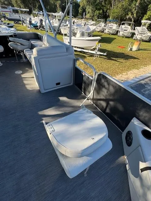 Slide: The Image of Sweetwater SW 1886 FX 2024 - 32