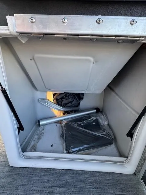 Slide: The Image of Sweetwater SW 1886 FX 2024 - 33