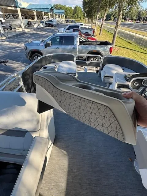 Slide: The Image of Sweetwater SW 1886 FX 2024 - 35