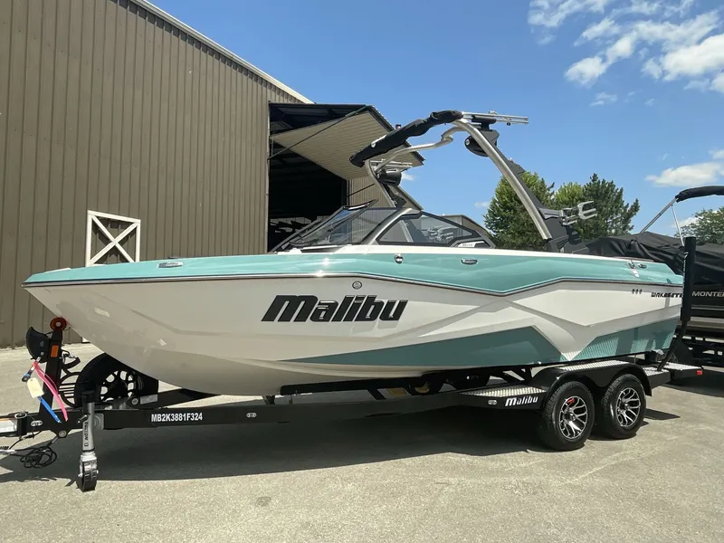 Slide: The Image of Malibu Wakesetter 22 LSV 2024 - 245