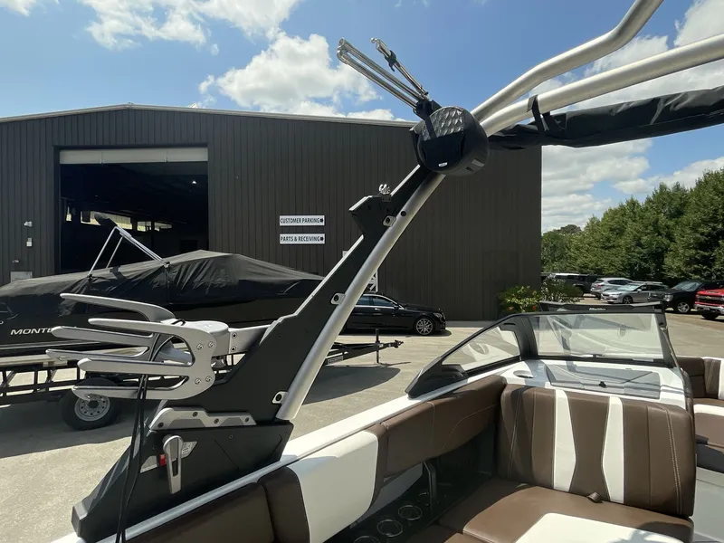 Slide: The Image of Malibu Wakesetter 22 LSV 2024 - 248