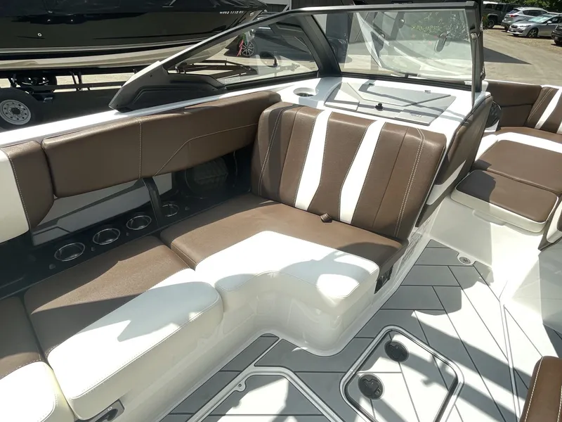 Slide: The Image of Malibu Wakesetter 22 LSV 2024 - 252