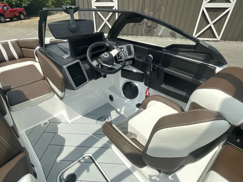 Slide: The Image of Malibu Wakesetter 22 LSV 2024 - 261