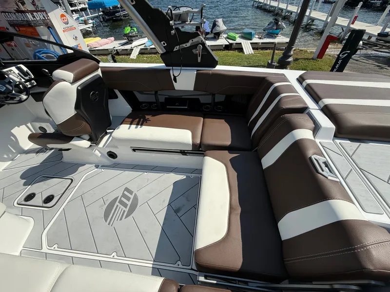 Slide: The Image of Malibu Wakesetter 22 LSV 2024 - 299