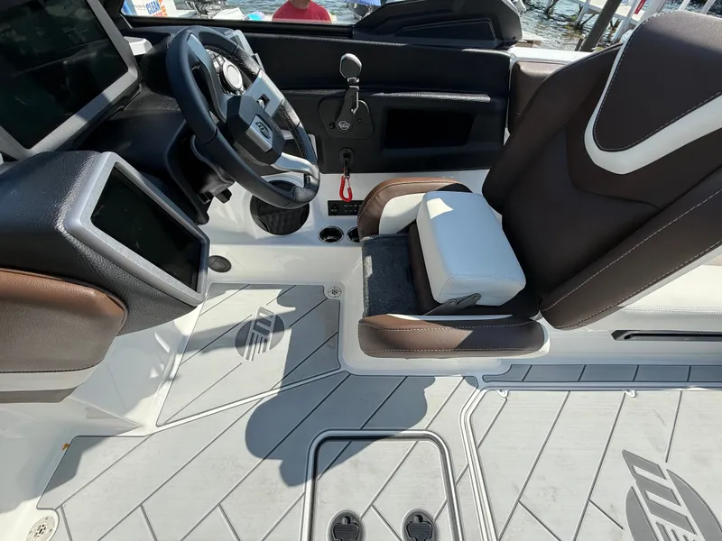 Slide: The Image of Malibu Wakesetter 22 LSV 2024 - 302