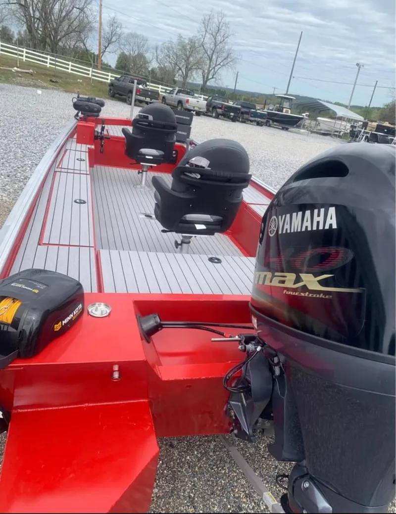Slide: The Image of Red 2025 Custom 1860 Ultimate Panfish boat with Yamaha outboard motor. - 6