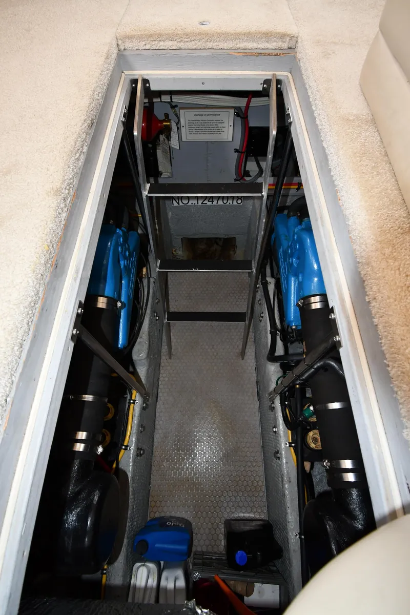 Slide: The Image of Silverton 392 Motor Yacht 2000 - 62