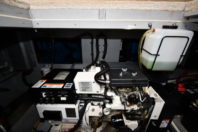 Slide: The Image of Silverton 392 Motor Yacht 2000 - 69