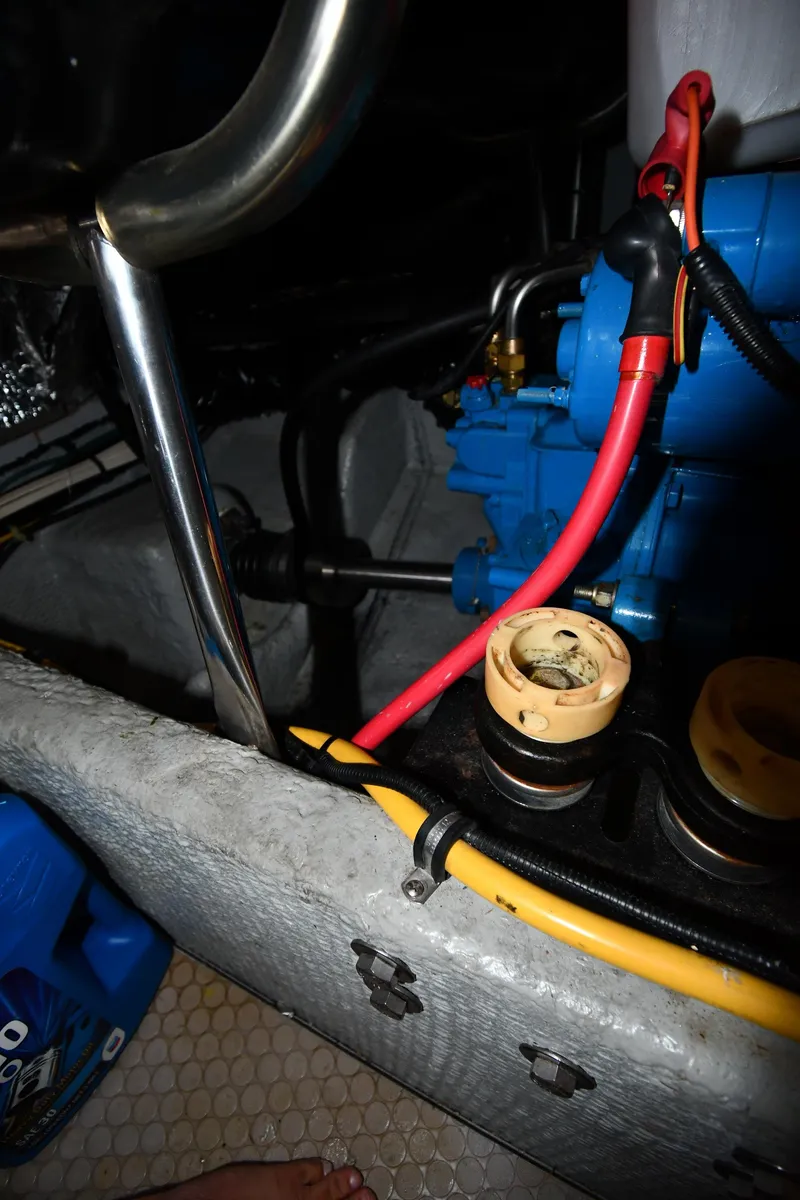 Slide: The Image of Silverton 392 Motor Yacht 2000 - 72