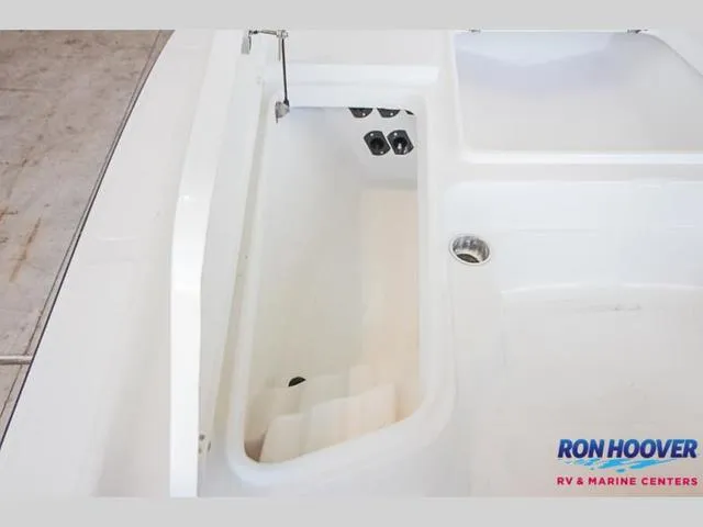 Slide: The Image of 2023 Catalyst Boat Works 2300 BAY interior detail at Ron Hoover RV & Marine Centers. - 18