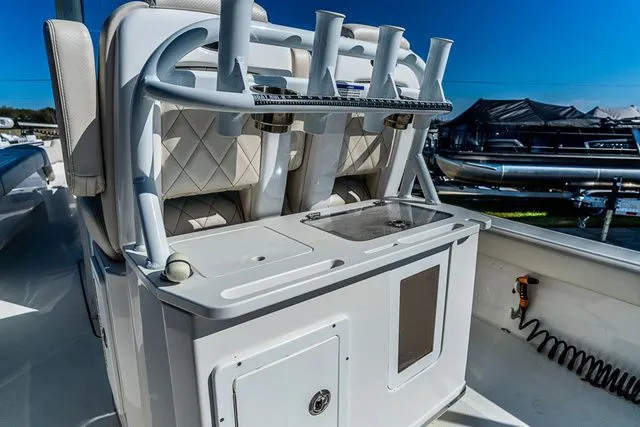 Slide: The Image of Blue Wave 2800 Makaira 2023 - 10