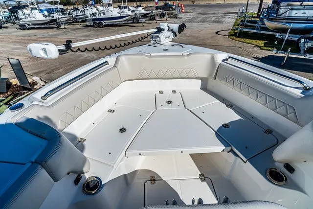 Slide: The Image of Blue Wave 2800 Makaira 2023 - 18