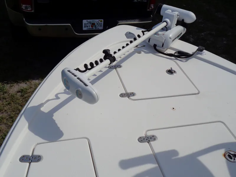 Slide: The Image of 2011 Cape Horn 23 Cape Bay boat deck with trolling motor. - 27