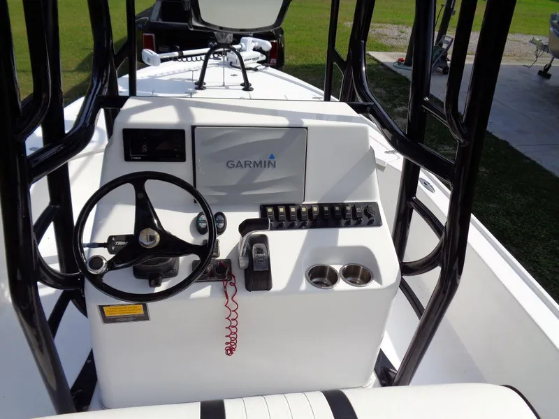 Slide: The Image of 2011 Cape Horn 23 Cape Bay boat console with Garmin navigation system. - 9