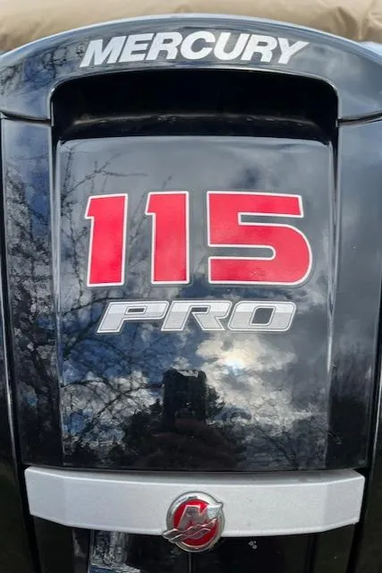 Slide: The Image of Mercury 115 Pro outboard motor on 2024 Sun Tracker SportFish 22 DLX. - 4