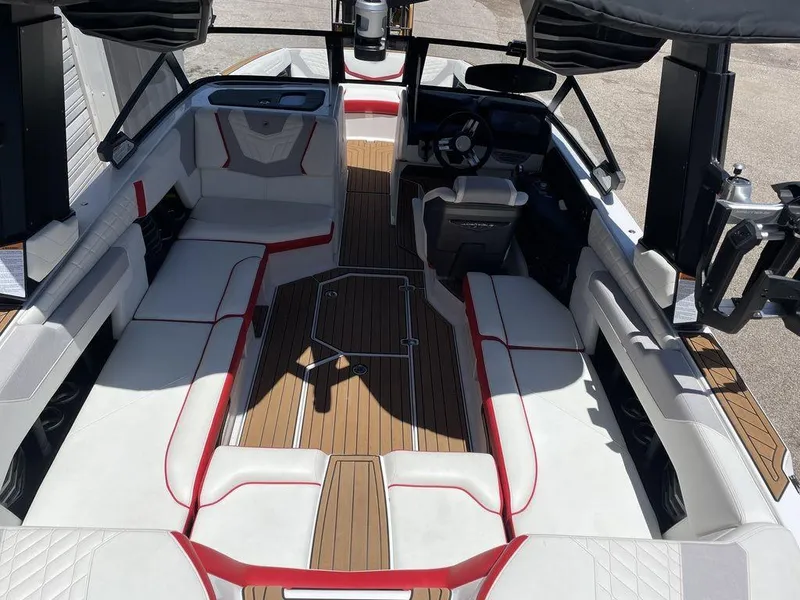 Slide: The Image of Nautique Super Air Nautique G23 2022 - 2