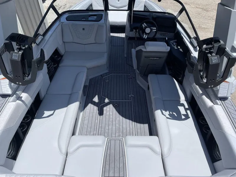 Slide: The Image of Nautique Super Air Nautique G23 2023 - 3
