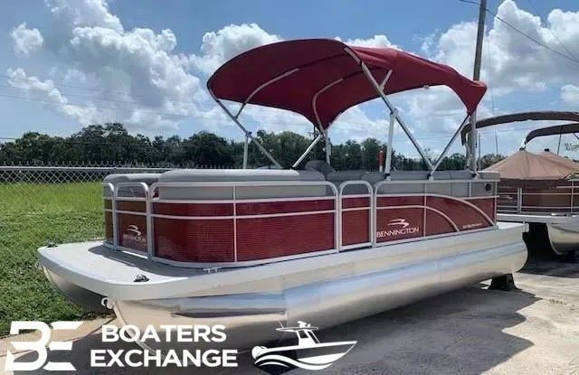 Slide: The Image of Bennington 20SVL 2024 - 3