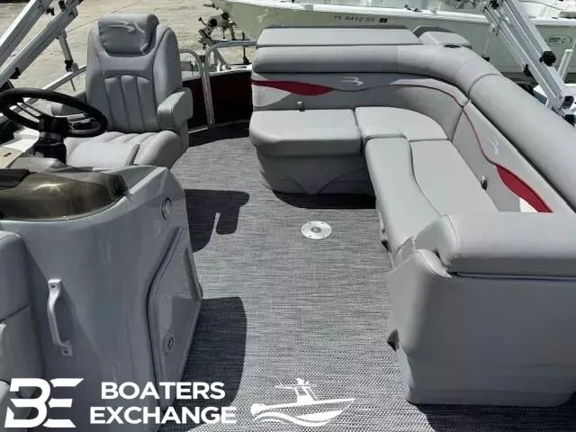 Slide: The Image of Bennington 20SVL 2024 - 4