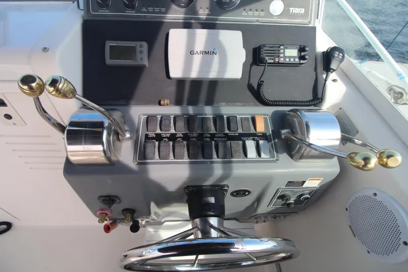 Slide: The Image of Control panel of a 2001 Tiara Yachts 2900 Coronet with Garmin navigation system. - 14